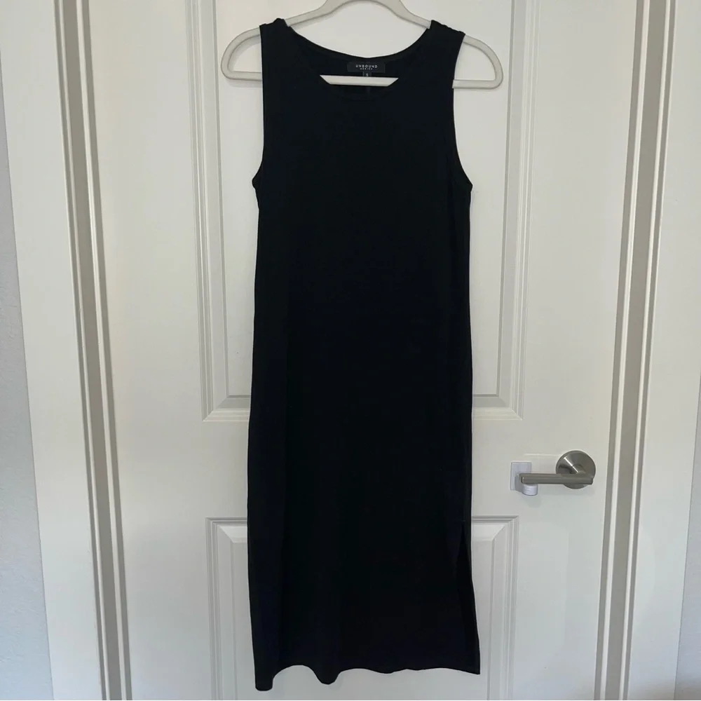 Sleeveless Black Midi Dress - Picture 3 of 6